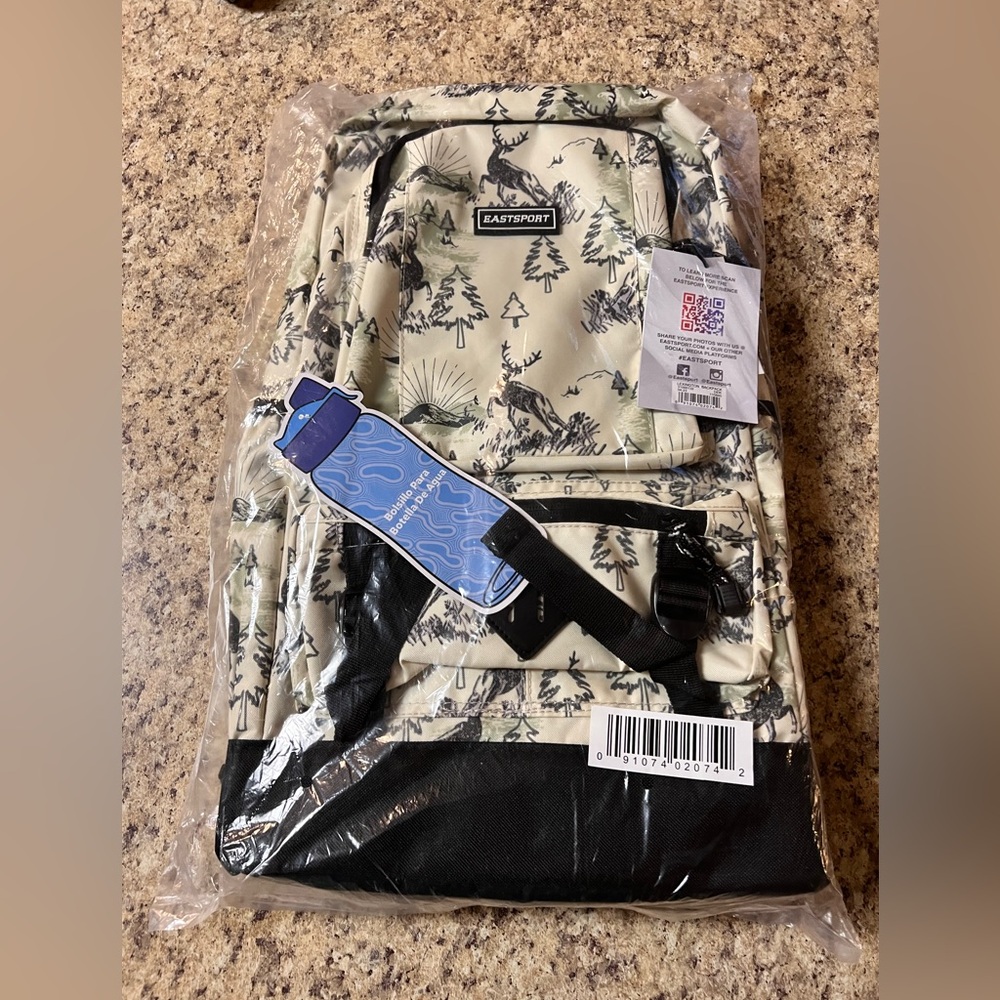 NEW Eastsport Lexington wildlife woodland animals trees nature Backpack